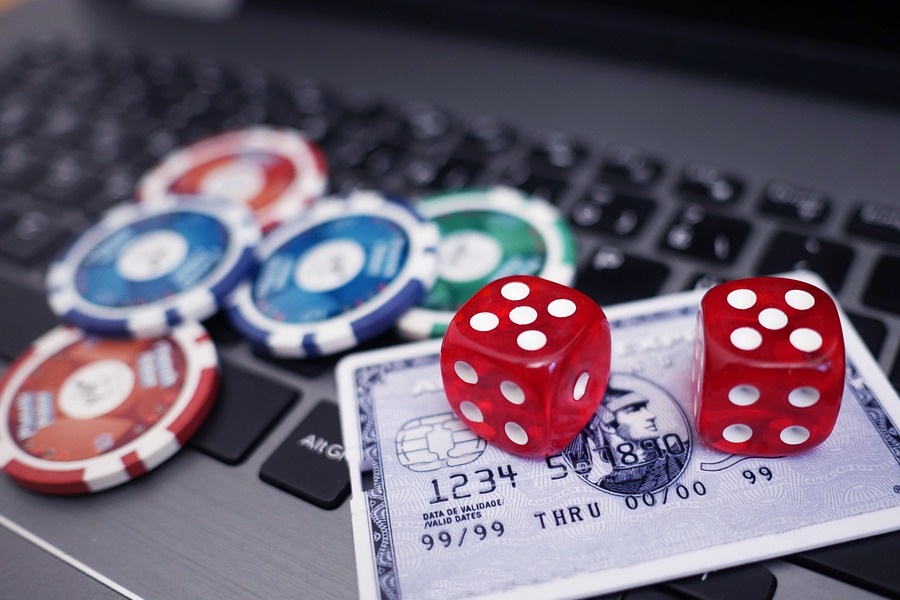 Украинка пожаловалась на бросившего ее британца, спускавшего деньги в онлайн-казино