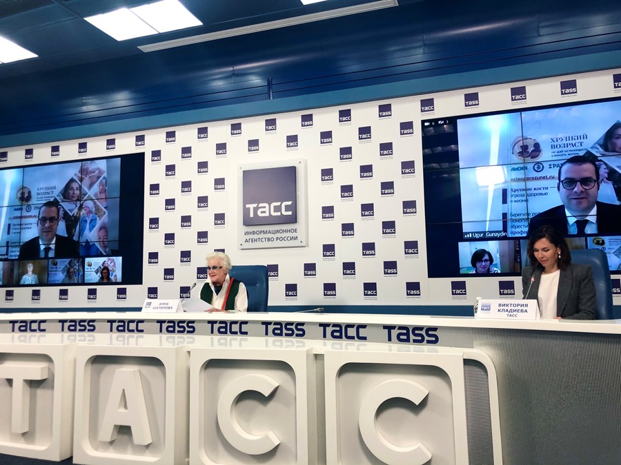 Анна Шатилова и Виктория Кладиева на пресс-конференции