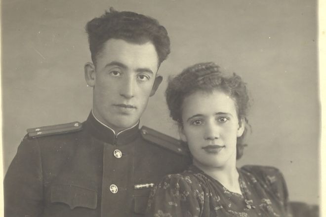 Михаил Гоберман уже после войны с женой Екатериной