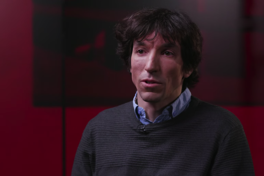 Ученый объяснил, почему этой осенью люди чаще болеют коронавирусом, а не гриппом