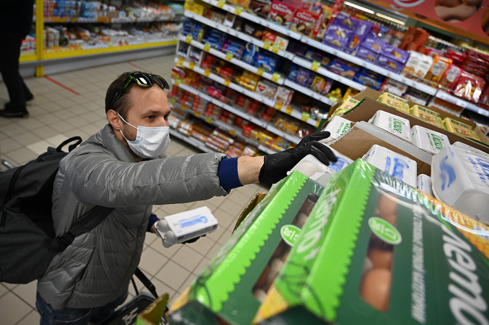 Минсельхоз призвал регионы сдержать цены на макароны, яйца и картофель