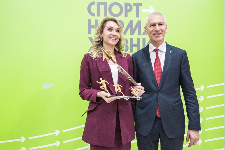 Министр спорта Российской Федерации Олег Матыцин и министр спорта Калининградской области Наталья Ищенко на церемонии открытия физкультурно-оздоровительного комплекса «Автотор-Арена» 