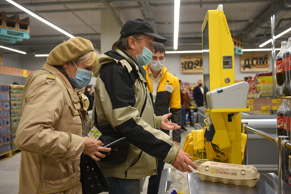 Алексей Немерюк: Более 90 процентов посетителей магазинов в Москве носят защитные маски