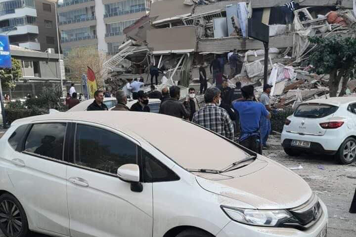 Число погибших в результате землетрясения в Турции увеличилось до 12 человек