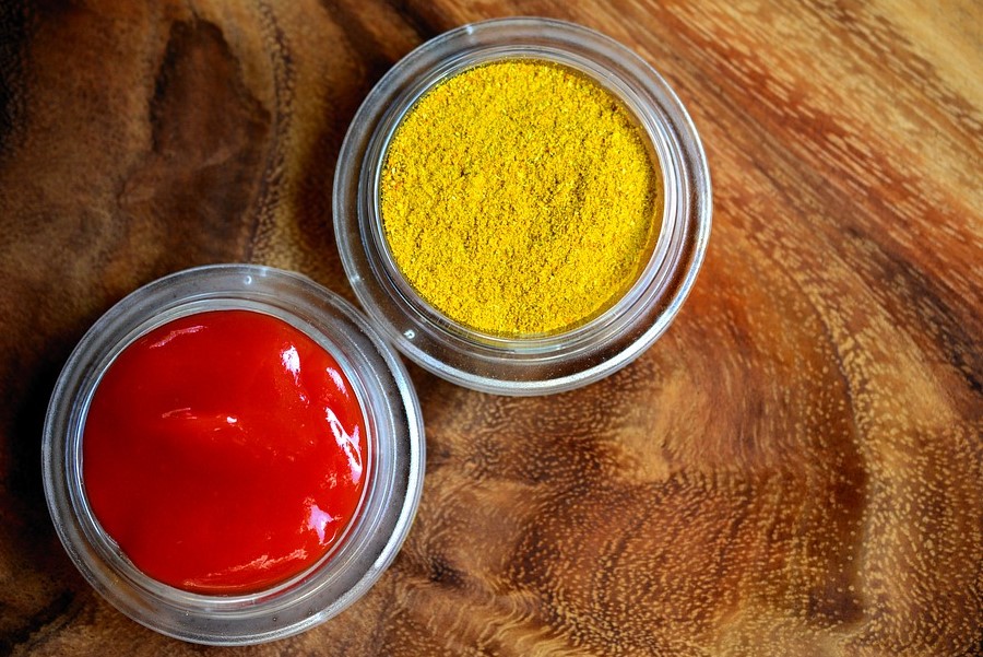 Гастроэнтеролог Вялов рассказал, чем опасны популярные соусы