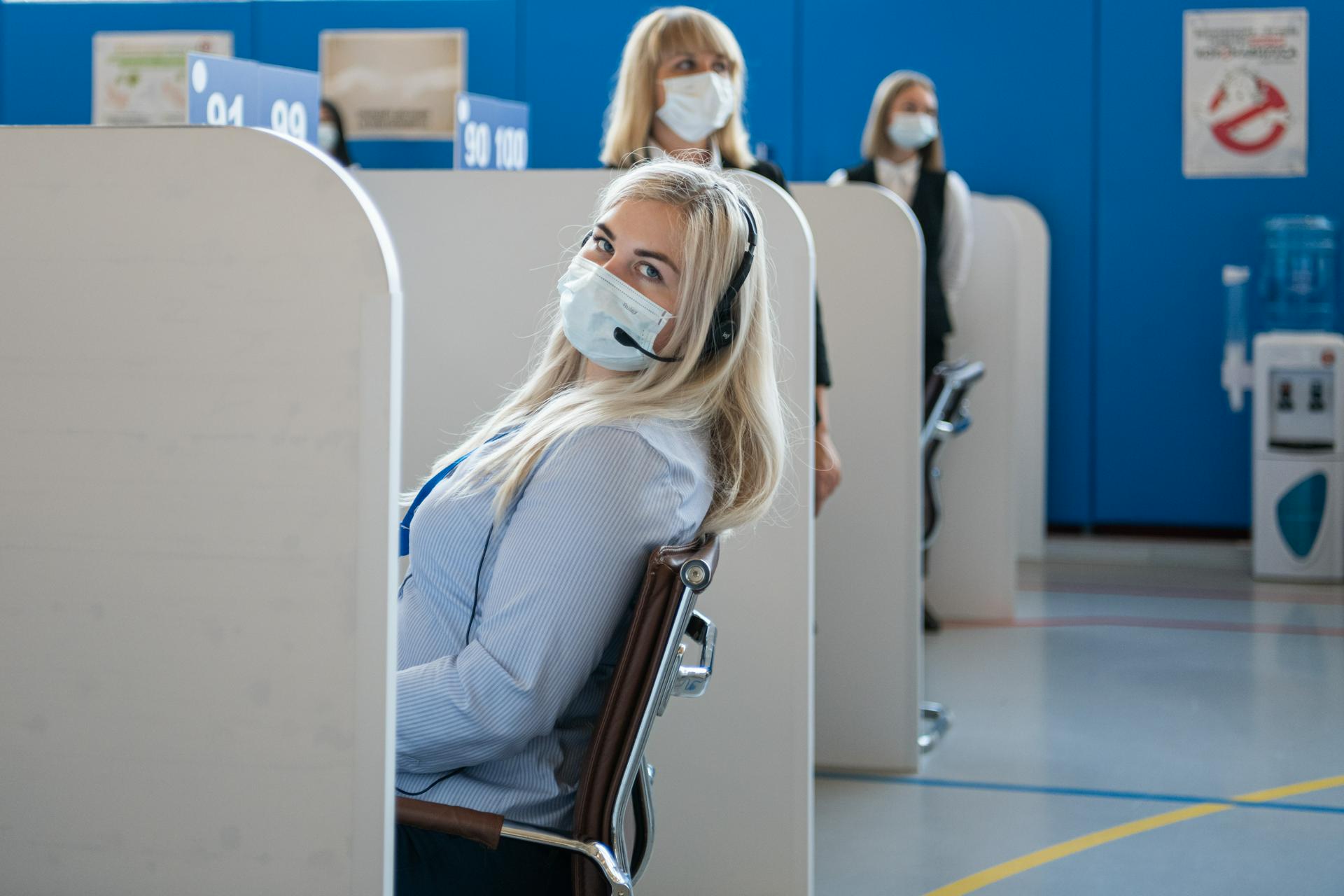 Операторы Службы 112 принимают звонки на языках народов России