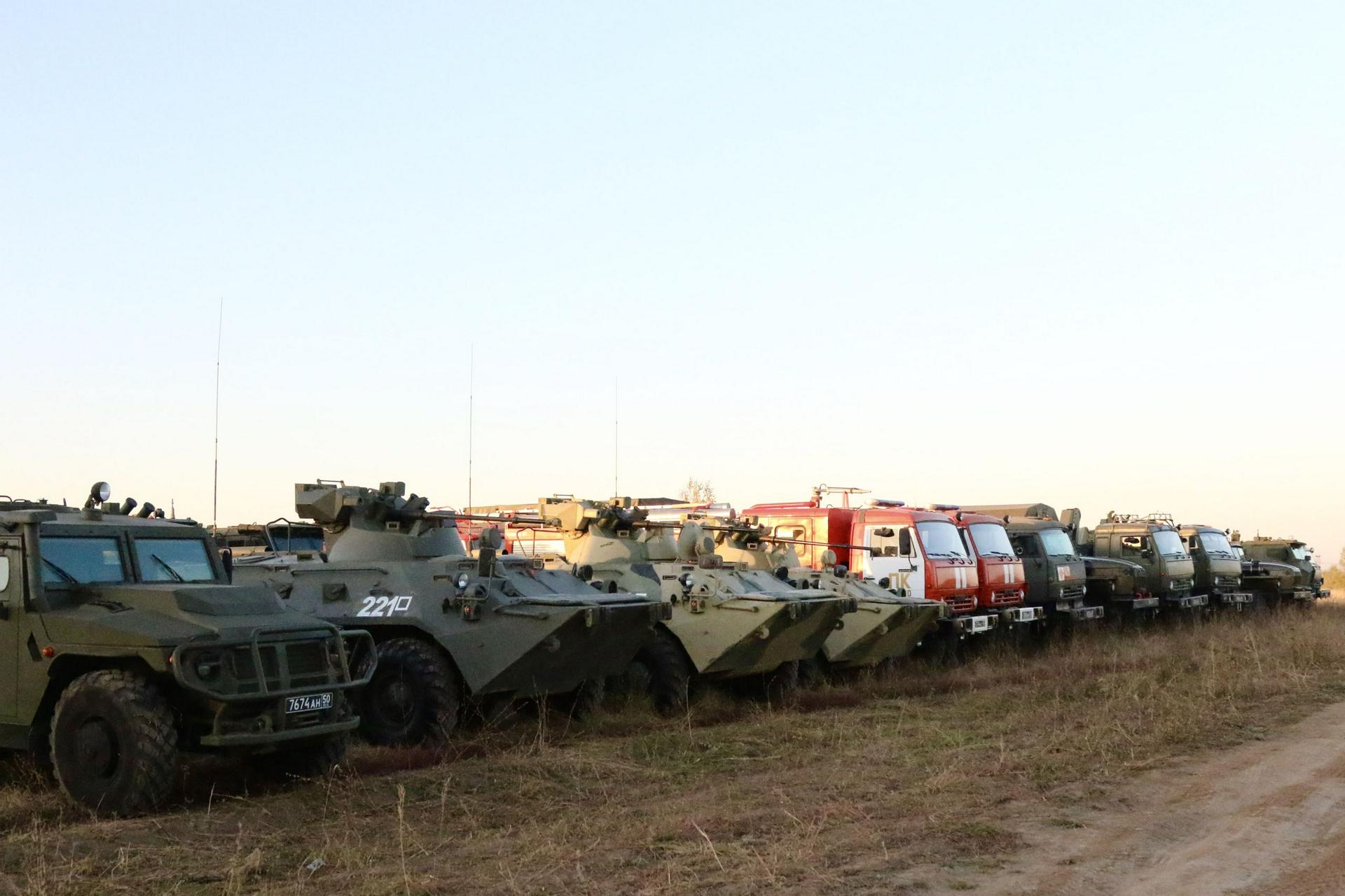 Пожар локализовали на территории склада боеприпасов в Рязанской области