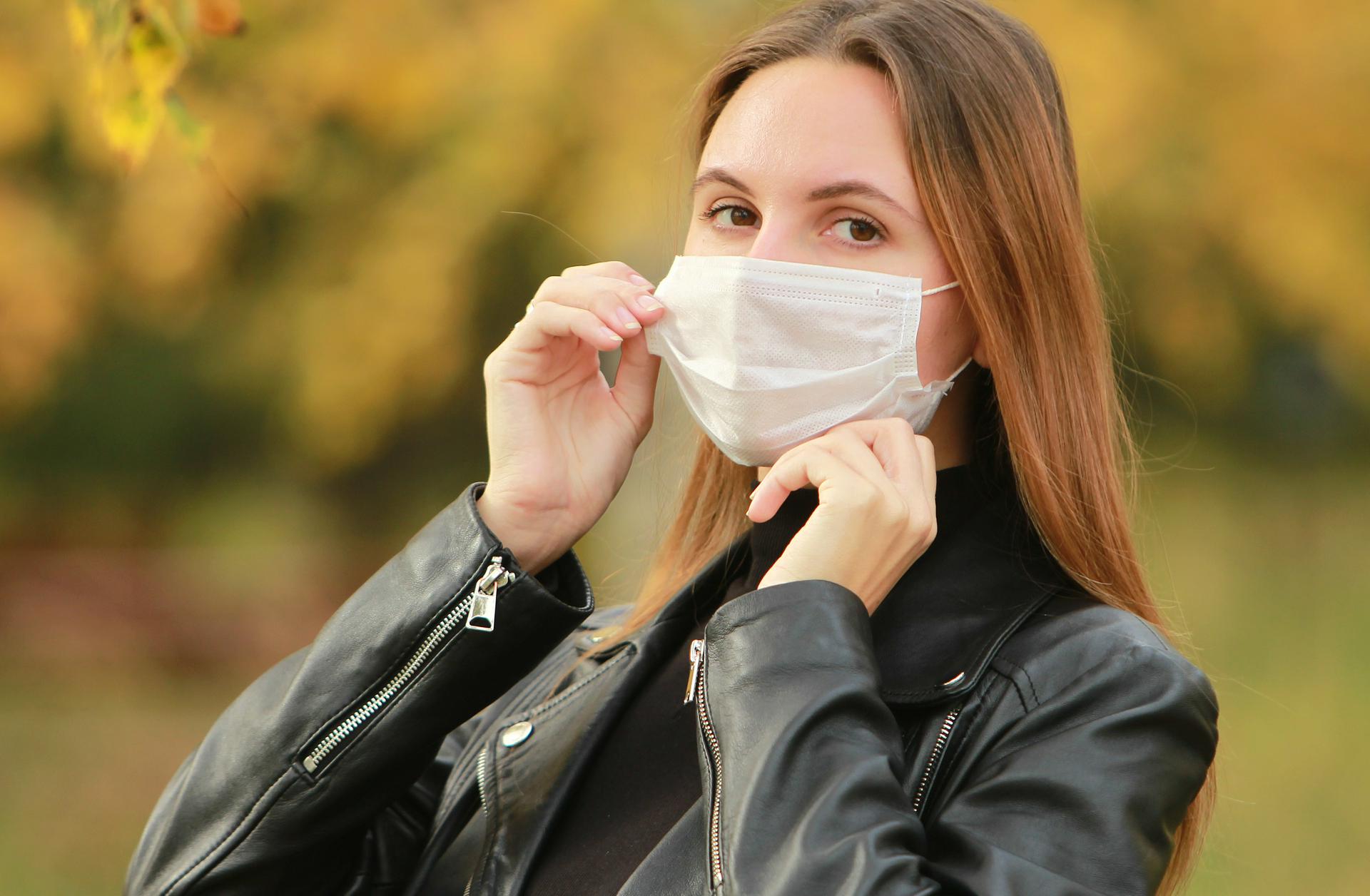 Москвичам напомнили о правилах ношения медицинских масок