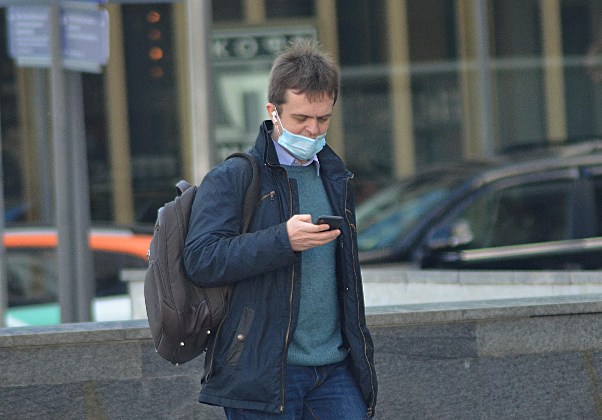 Роспотребнадзор предупредил о снижающем защиту от COVID-19 факторе