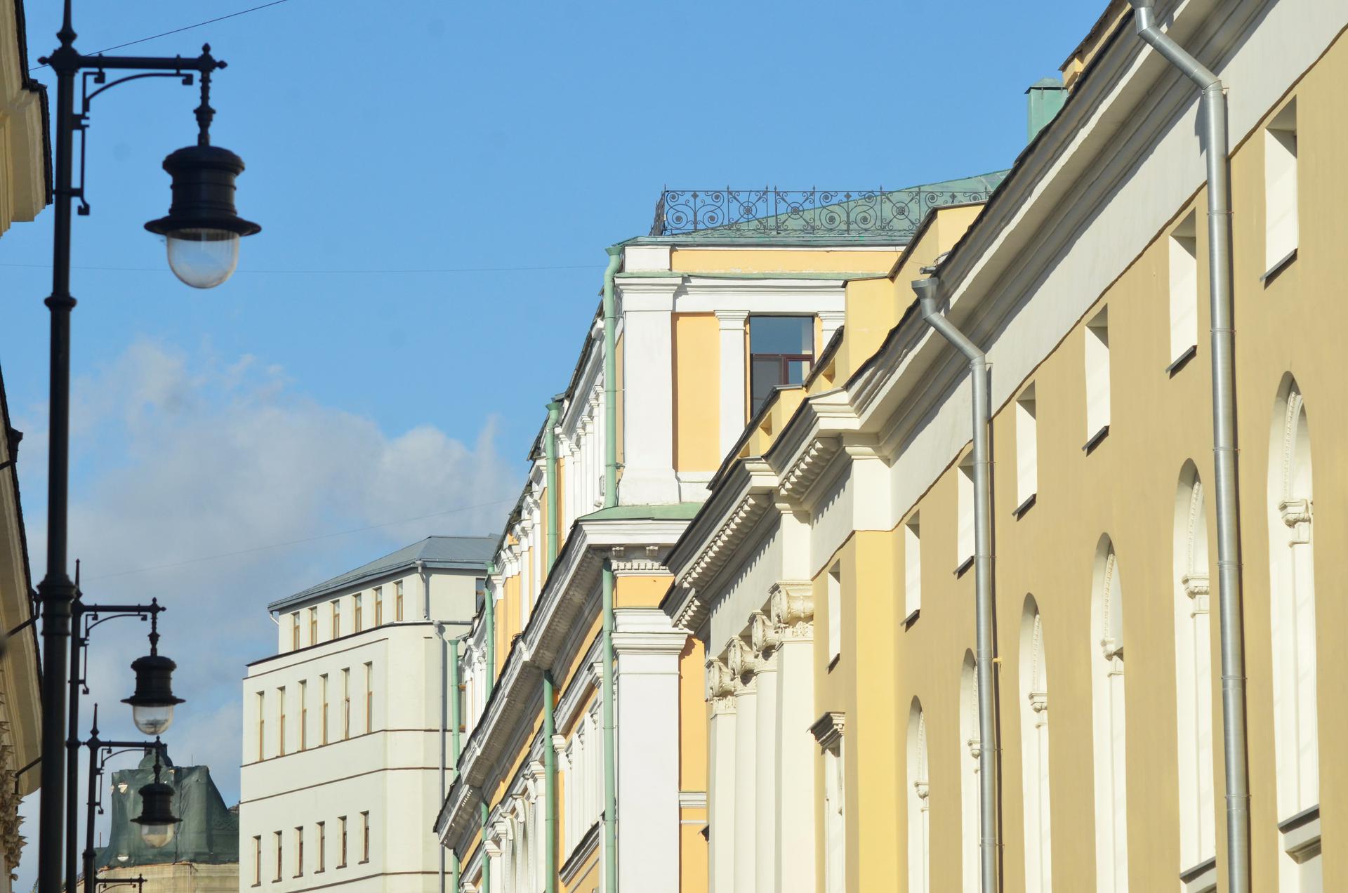 Более 600 фонарей установят в центре Москвы до конца года