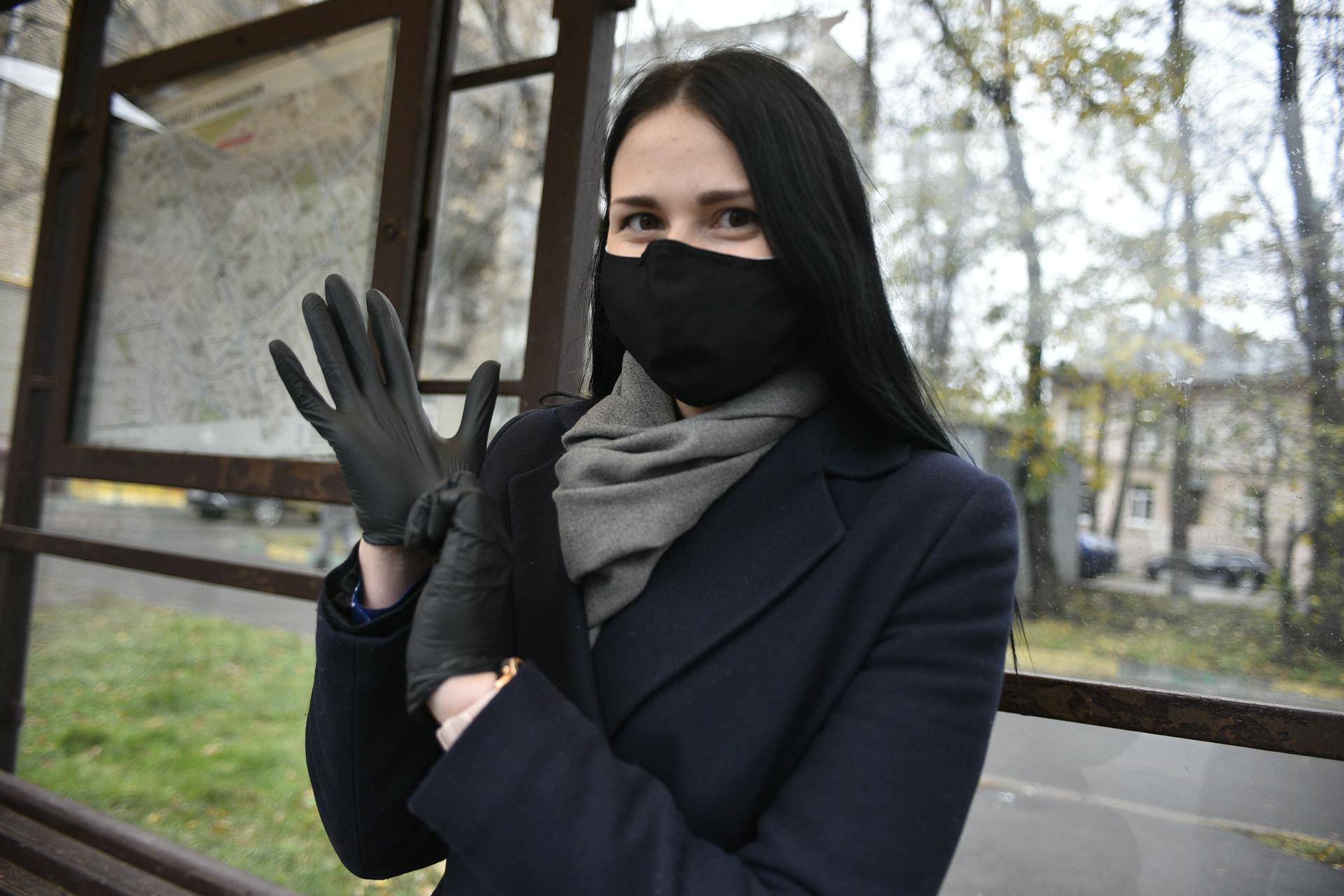 Врач объяснил, почему влажная маска может быть опасна