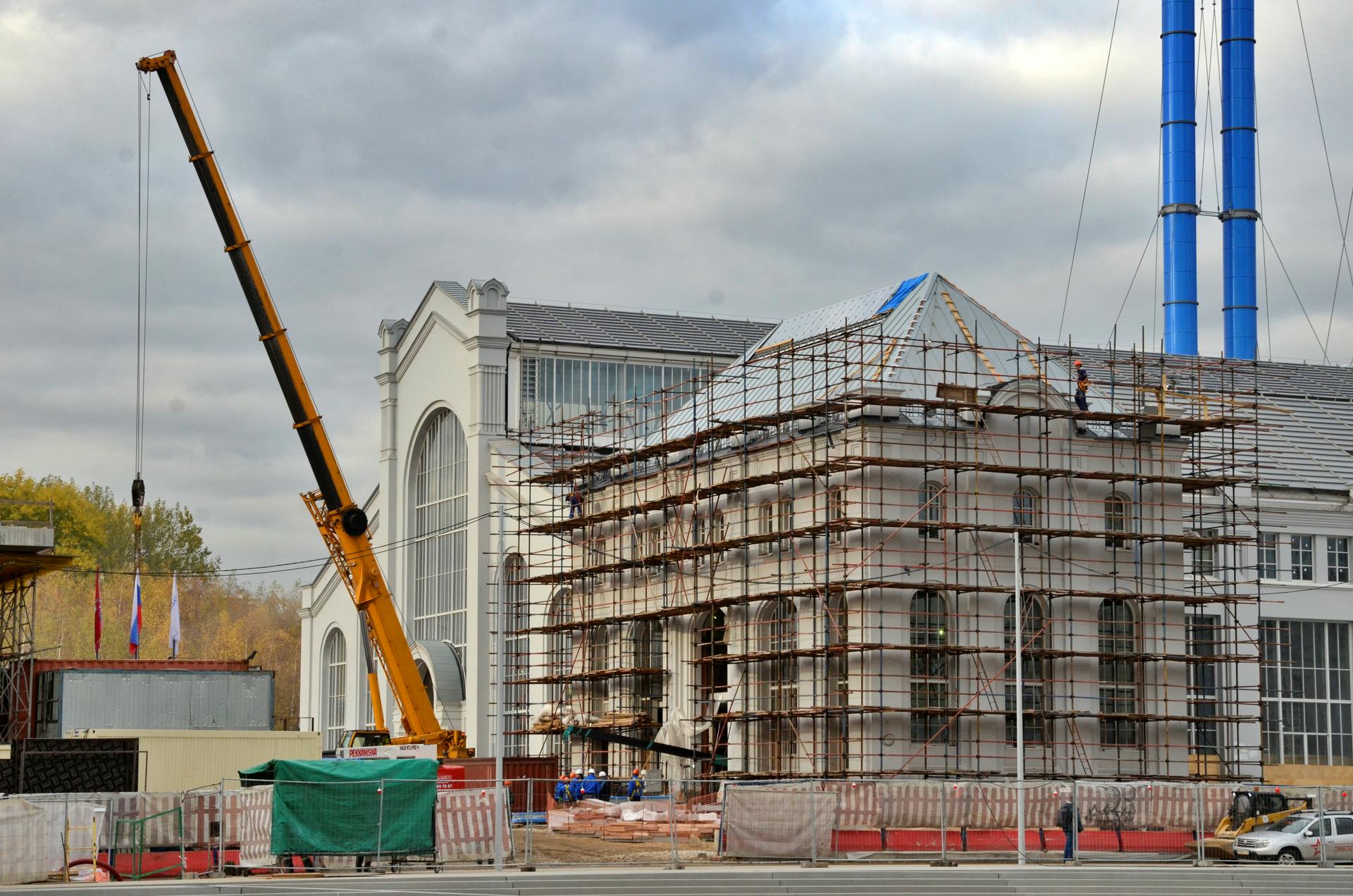 Власти Москвы заявили, что не планируют останавливать строительство из-за COVID-19