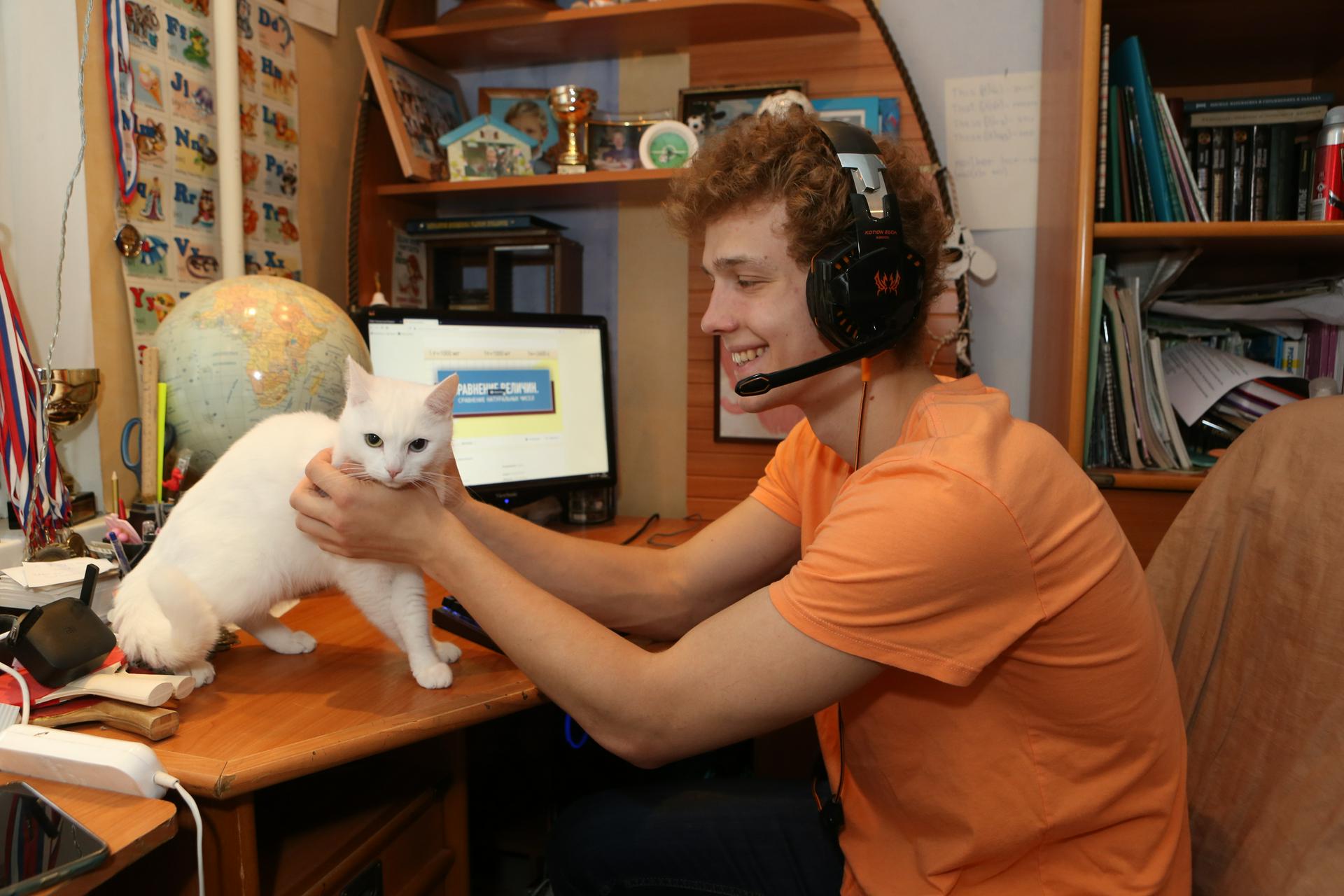 Психолог объяснила, как лучше проводить выходные на удаленке