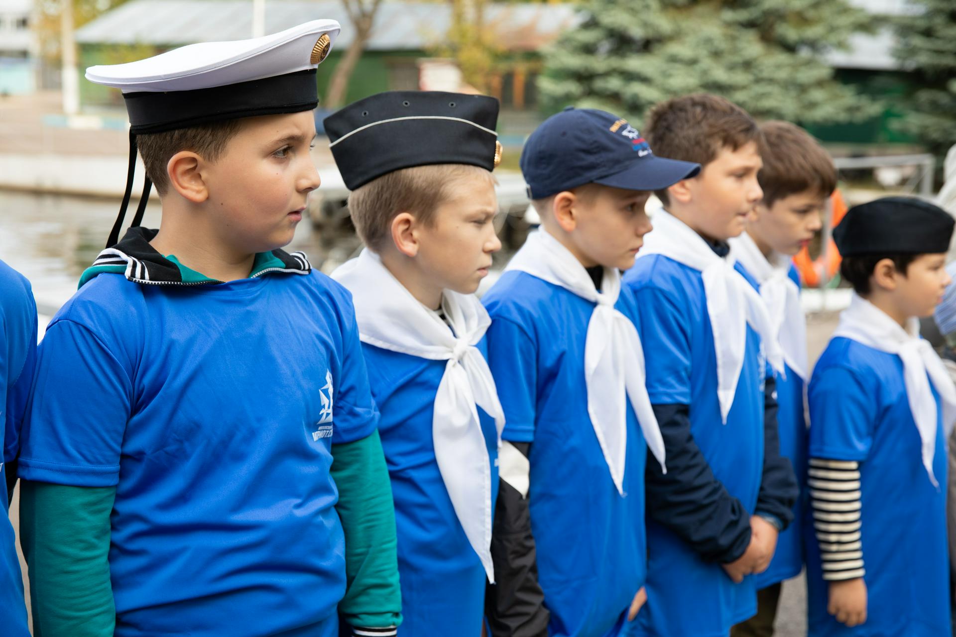 Воспитанников Морского центра имени Петра Великого посвятили в юнги онлайн