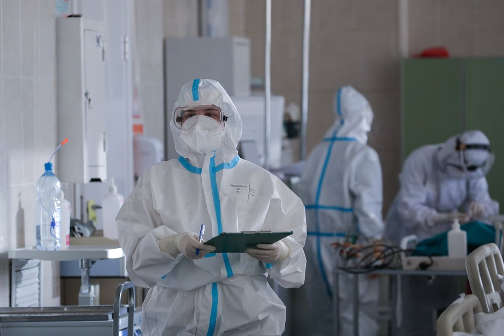 СМИ: Смертность в России стала рекордной за 10 лет из-за пандемии коронавируса