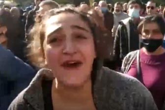 «Пашинян — трусливая собака!»: видео акции протеста в Ереване появились в Сети