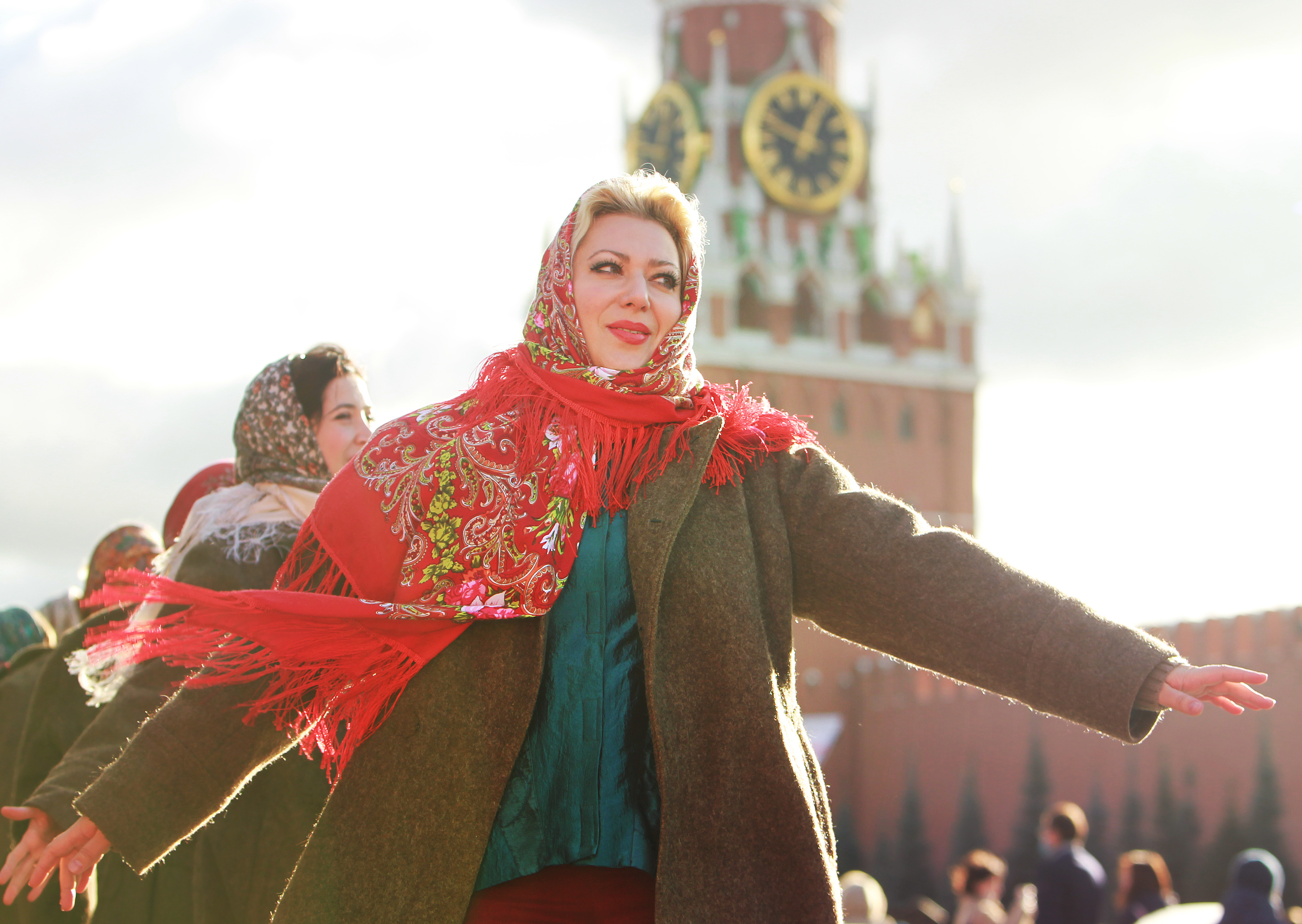 Знойный сентябрь: москвичам пообещали по-летнему теплую погоду в начале осени