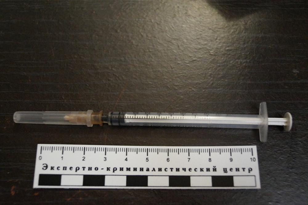 Виновного вычислят и накажут. Девочка укололась шприцем с наркотиками в каршеринге