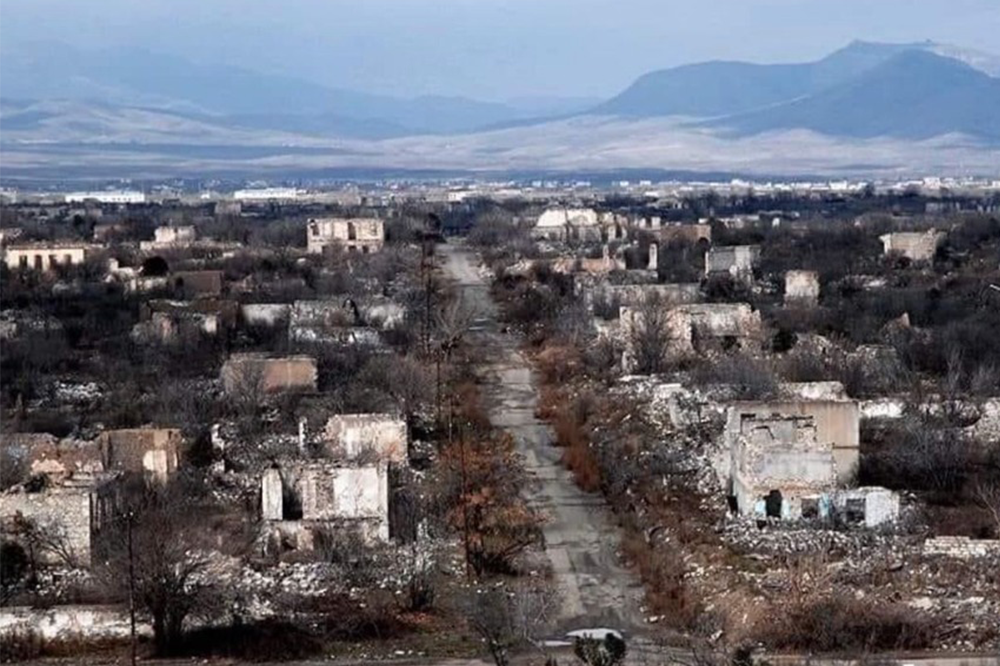 «Навещу могилу отца и матери»: беженец из Карабаха рассказал о возвращении домой через 28 лет