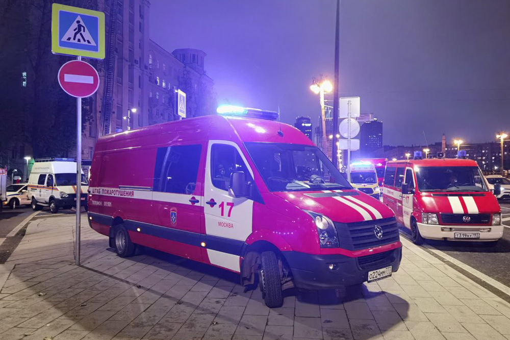 Частный пассажирский автобус загорелся на востоке Москвы