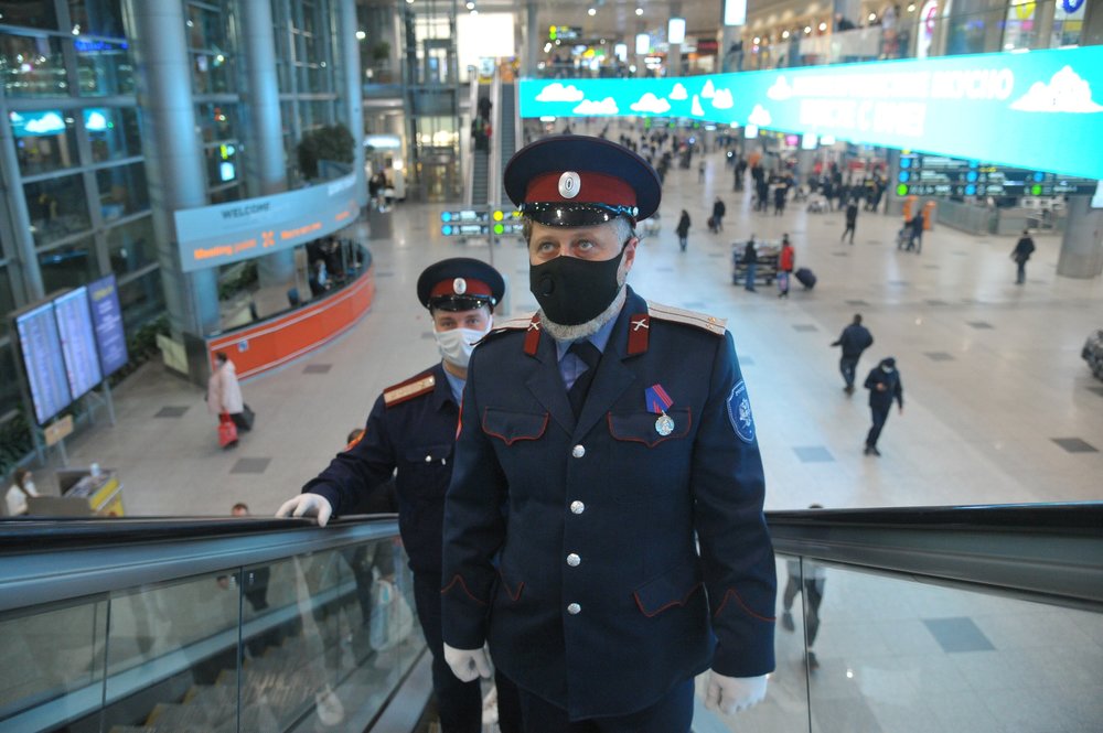 Около 1,5 тысячи москвичей ежедневно штрафуют за несоблюдение противоэпидемических мер