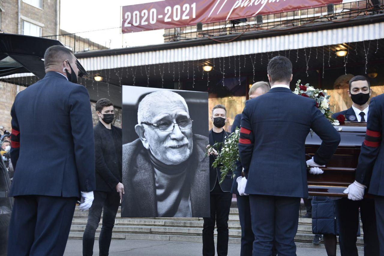 «Ни одной проходной роли»: Москва простилась с Арменом Джигарханяном