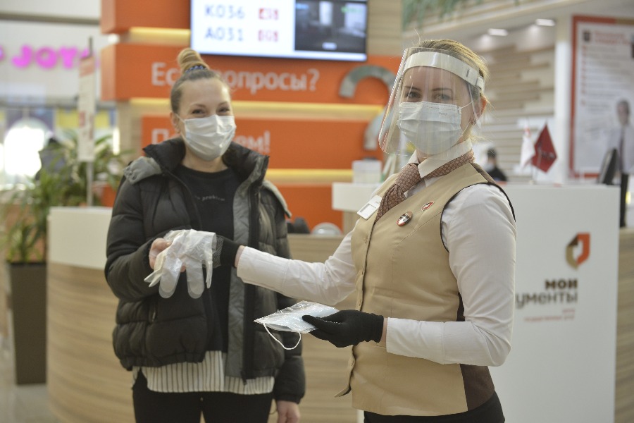 Москвичи могут пройти медицинское обследование в 30 центрах госуслуг