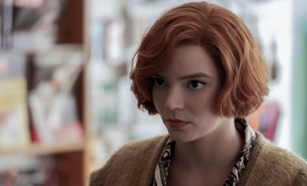 Сериал «Ход королевы» получил «Золотой глобус» как «Лучший мини-сериал»