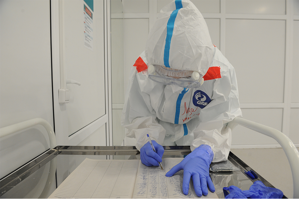 Биолог рассказал об отличиях «омикрона» от первоначального штамма коронавируса