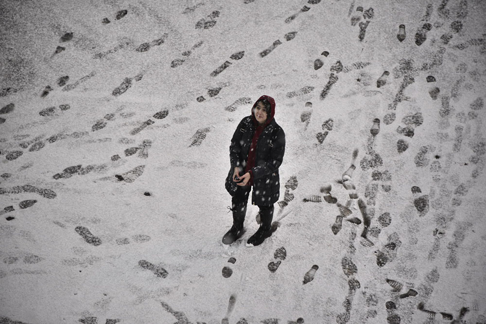 Высота снежного покрова в Москве местами достигла трех сантиметров