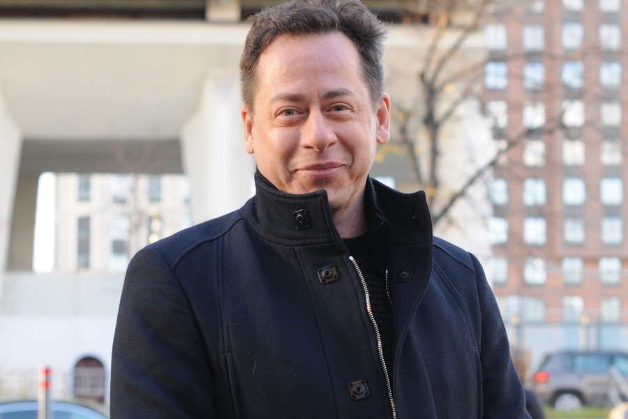 Найти свое идеальное жилище — квартиру в Доме авиаторов — актеру и режиссеру Сергею Алдонину в свое время помогли друзья