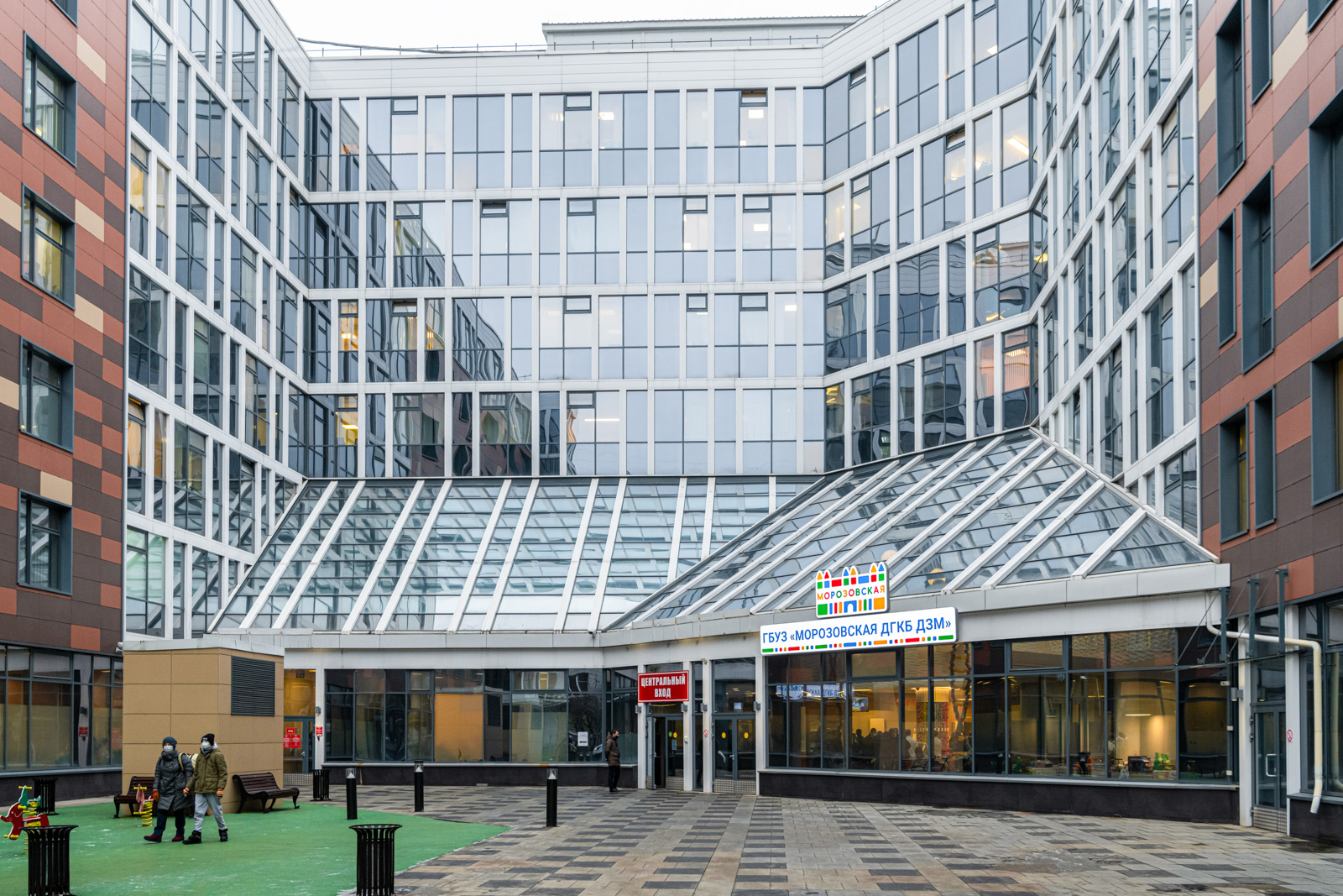 Оборудование для лечения мочекаменной болезни появилось в Морозовской больнице