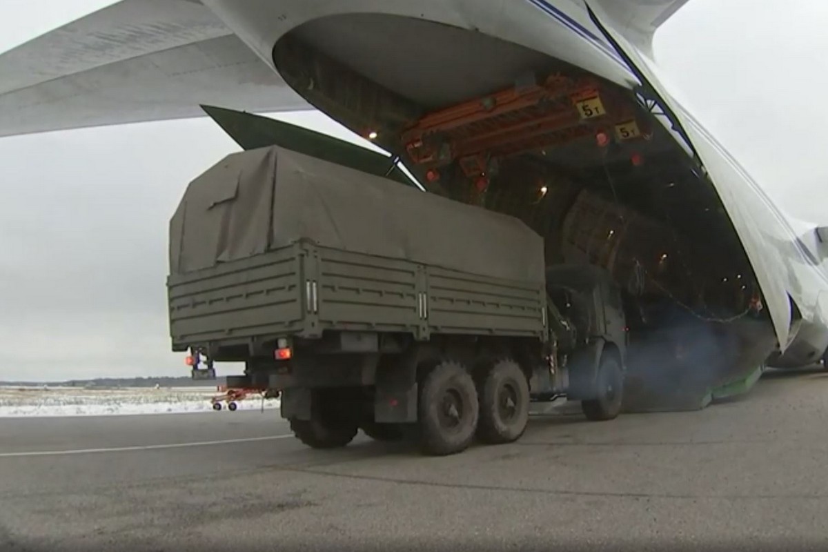 Российские военные примут участие в разминировании местности в Нагорном Карабахе