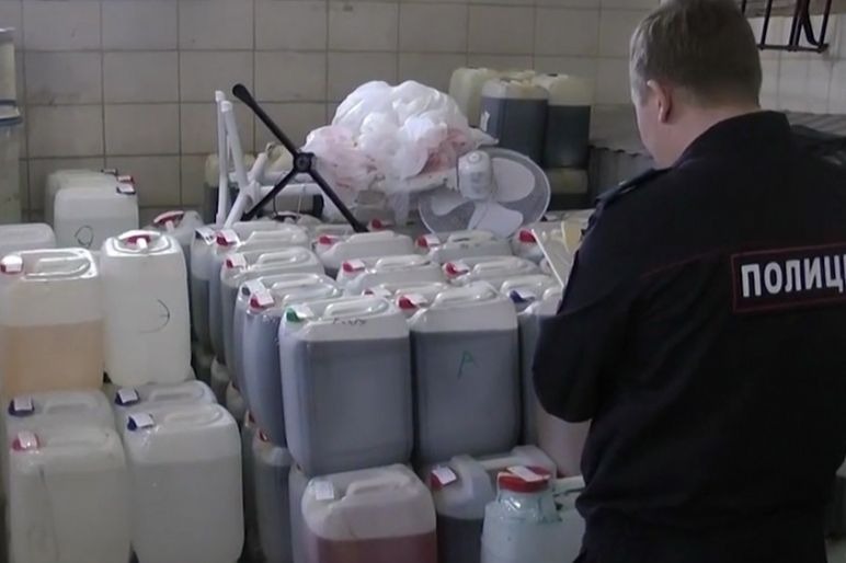 Полиция Москвы перекрыла крупный канал производства синтетических наркотиков