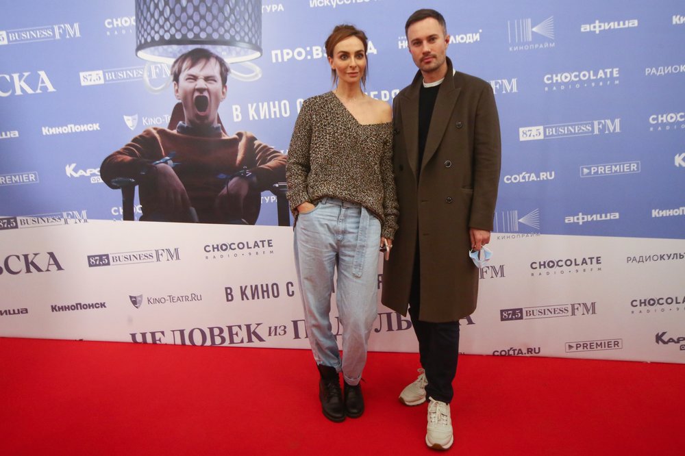 Зажигательный танец Варнавы и Бороденко в халатах набрал почти миллион просмотров