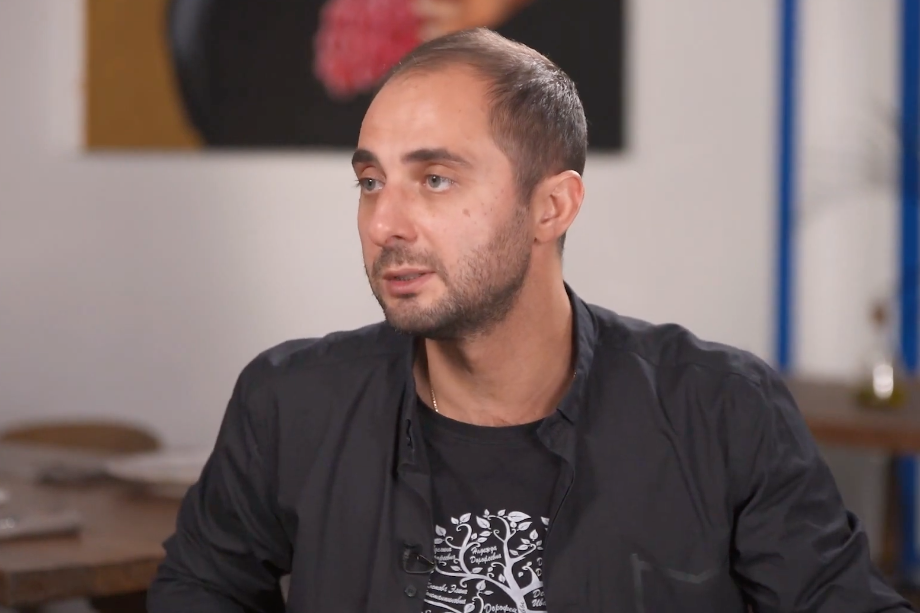 Юморист Карибидис объяснил, почему Мартиросян перестал шутить в Comedy Club