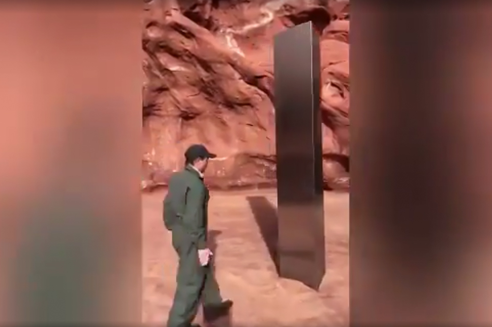 Ученые нашли в США загадочный металлический монолит и сняли его на видео