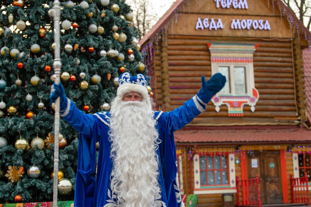 Более 11 тысяч писем отправили в Московскую усадьбу Деда Мороза