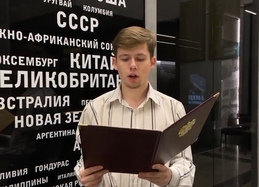 Строчки из десятков фронтовых посланий прозвучали в исполнении и взрослых, и детей