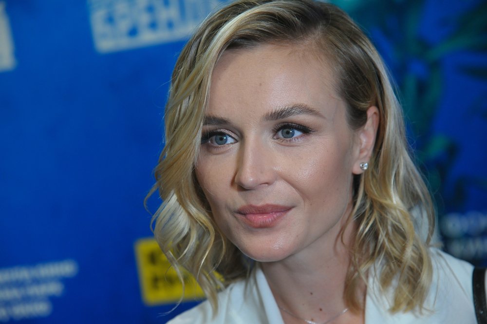 «Идеальная женщина»: Полина Гагарина восхитила поклонников элегантным образом