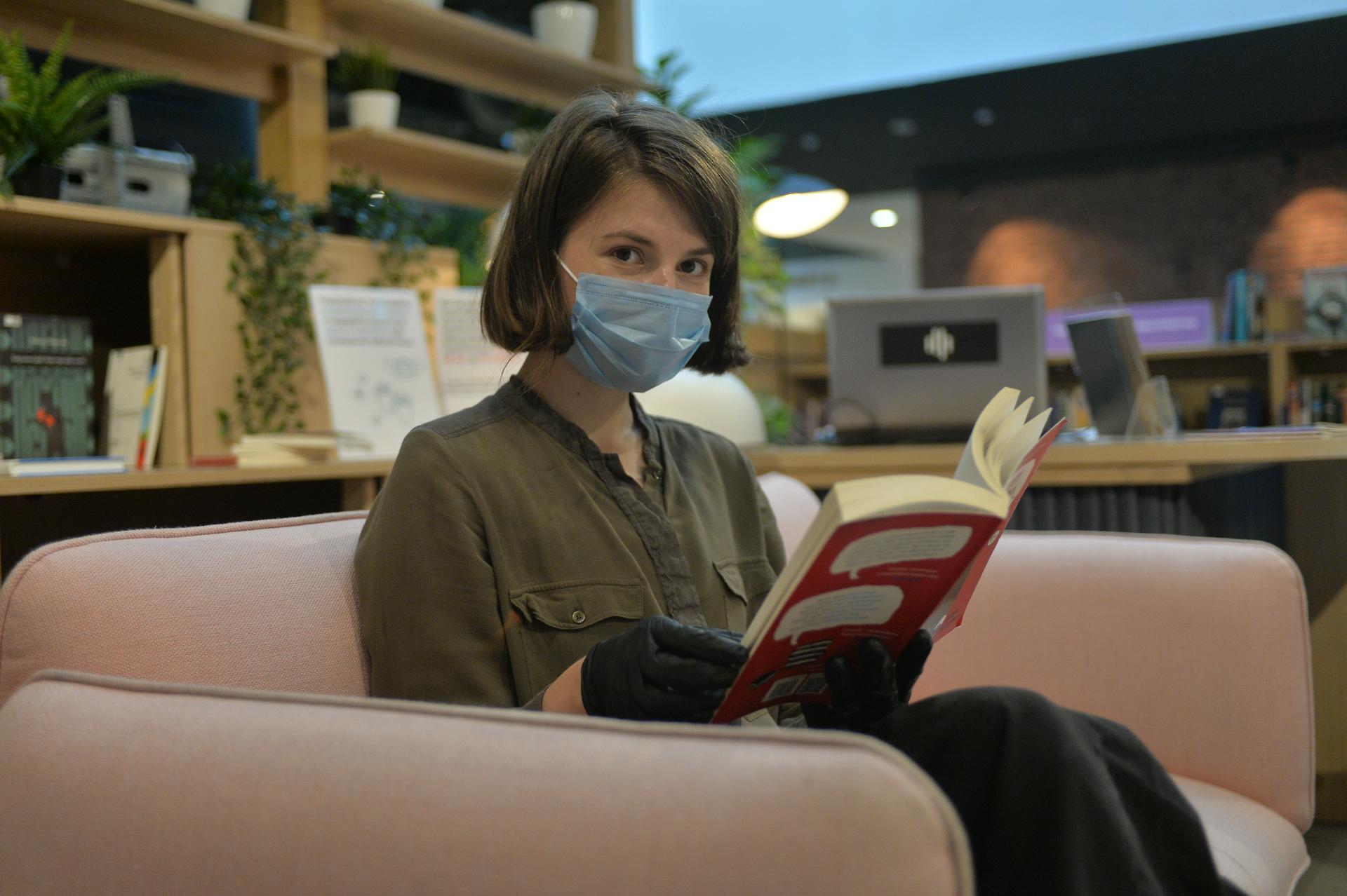 Столичные библиотеки пригласили москвичей на онлайн-встречи с писателями