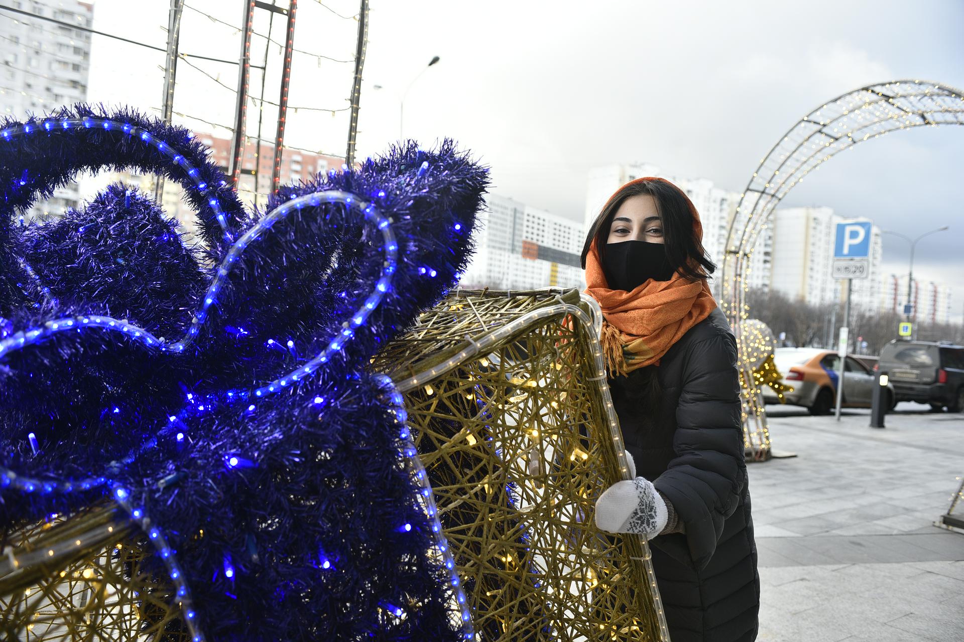 В Роспотребнадзоре призвали не использовать шарфы вместо масок 