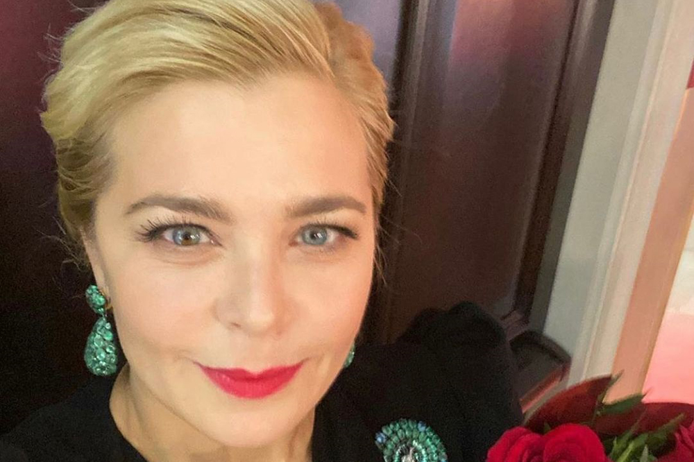 «Настоящая русская красавица»: Пегова опубликовала фото со съемочной площадки