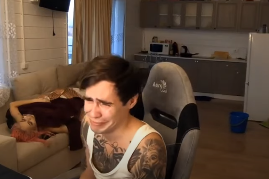 СМИ: Блогер Reeflay заявил о непричастности к смерти девушки у него в прямом эфире