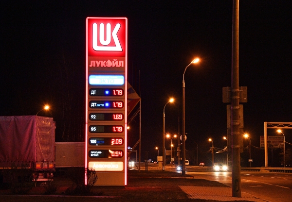 Мэра Москвы попросили разрешить работу кафе на заправках ночью