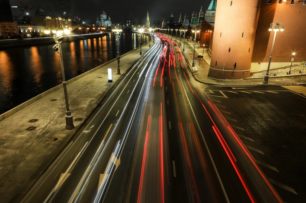 Мчала к столице мимо юрт и верблюдов: как девушка-байкер пересекла Россию на мотоцикле