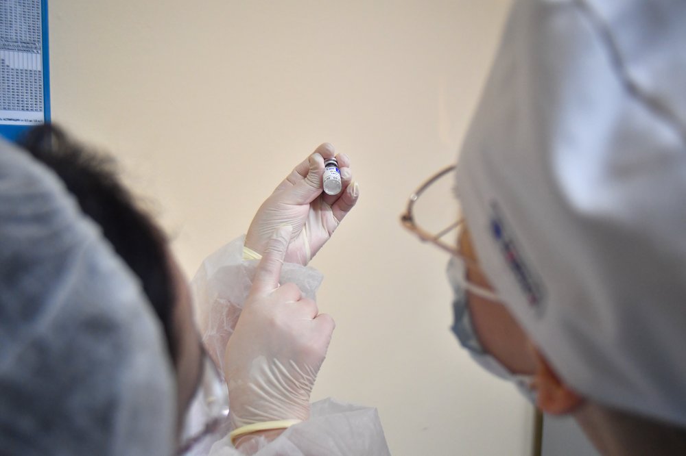 Минздрав РФ внес вакцинацию от коронавируса в календарь прививок