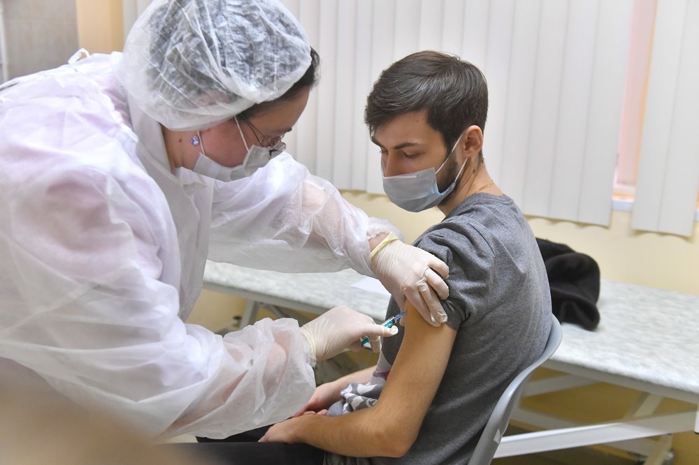 Ученые назвали идеальный момент для вакцинации от коронавируса