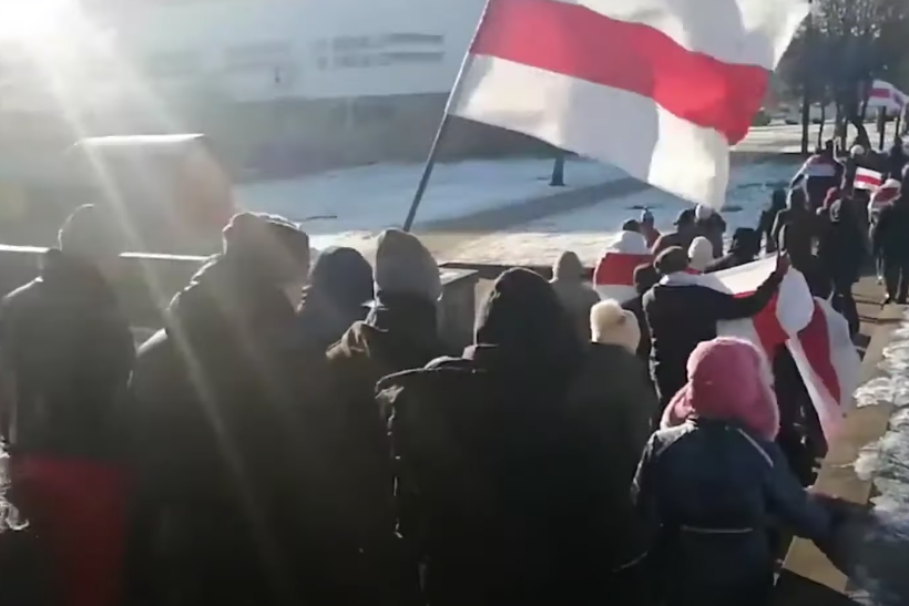 Несколько человек задержали на акциях протеста в Минске