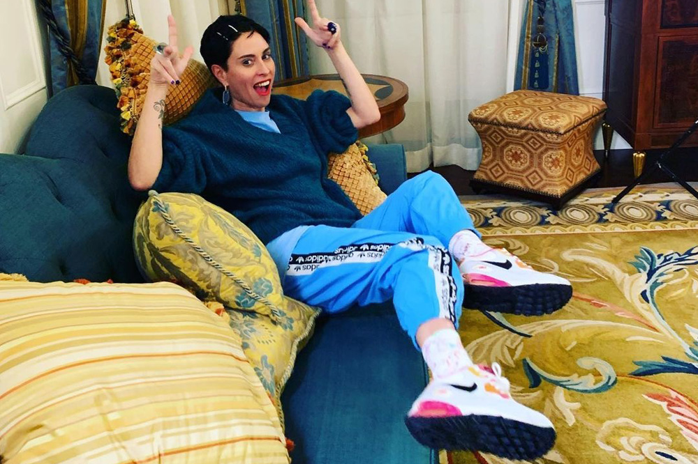 Российский блогер нашла дешевый аналог косметики Дженнифер Лопес